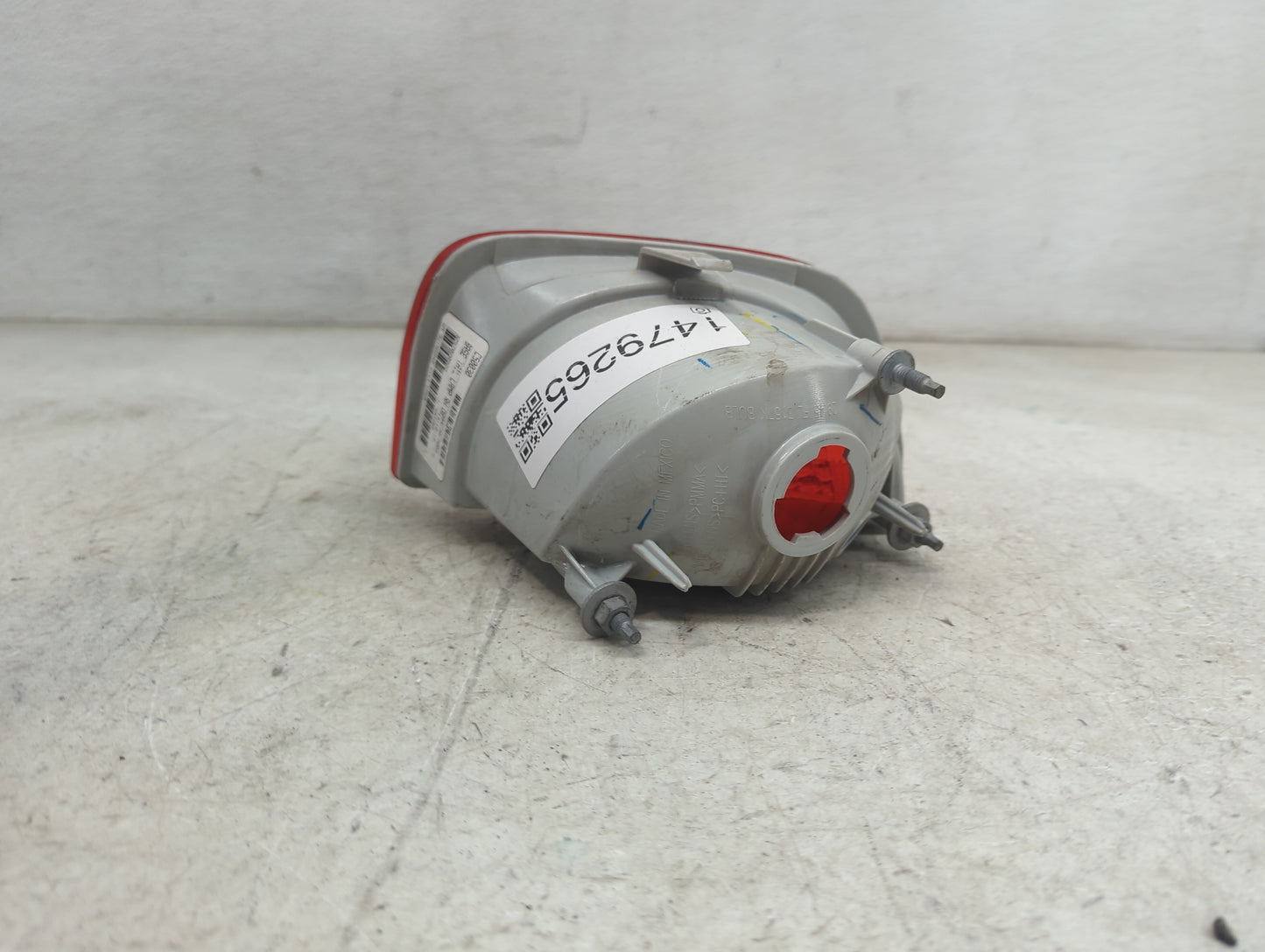 2010-2011 Chevrolet Camaro Tail Light Assembly Passenger Right OEM P/N:24118342 Fits Fits 2010 2011 OEM Used Auto Parts - Oe