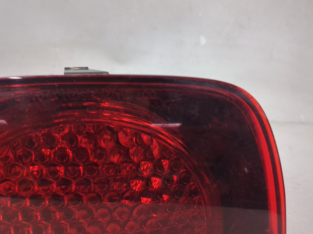 2010 Chevrolet Camaro Passenger Right Side Deck Lid Mounted Tail Light 1512063 - Oemusedautoparts1.com