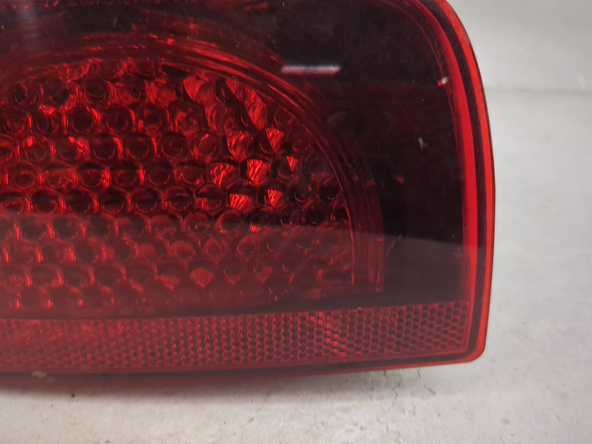 2010 Chevrolet Camaro Passenger Right Side Deck Lid Mounted Tail Light 1512063 - Oemusedautoparts1.com