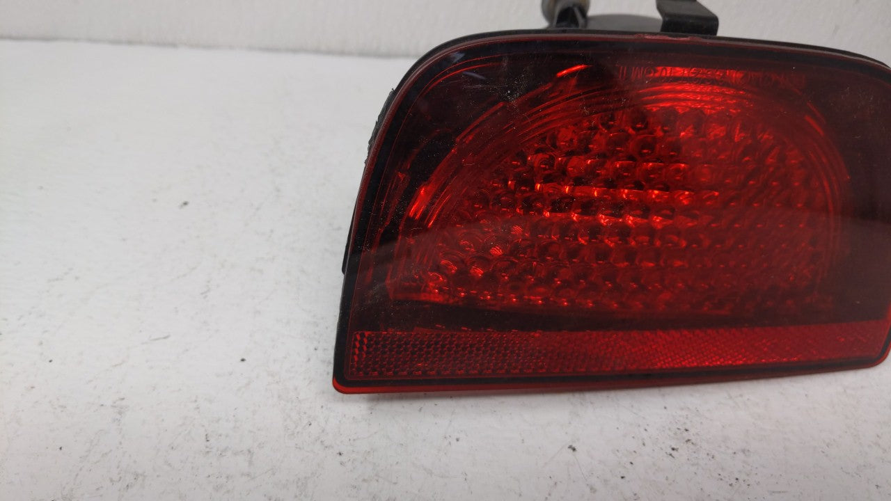 2010-2013 Chevrolet Camaro Tail Light Assembly Passenger Right OEM P/N:PC50040 PC50039 Fits Fits 2010 2011 2012 2013 OEM Use