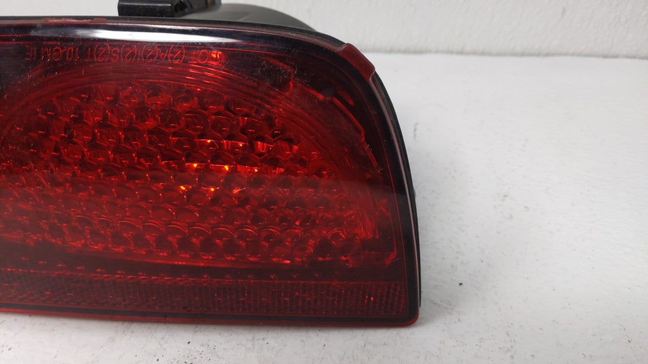 2010-2013 Chevrolet Camaro Tail Light Assembly Passenger Right OEM P/N:PC50040 PC50039 Fits Fits 2010 2011 2012 2013 OEM Use