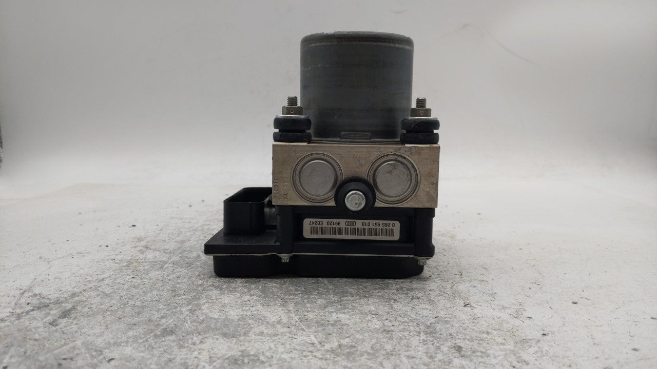 2010-2011 Chevrolet Camaro ABS Pump Control Module Replacement P/N:0 265 951 010 0 265 951 708, 92246443 Fits Fits 2010 2011