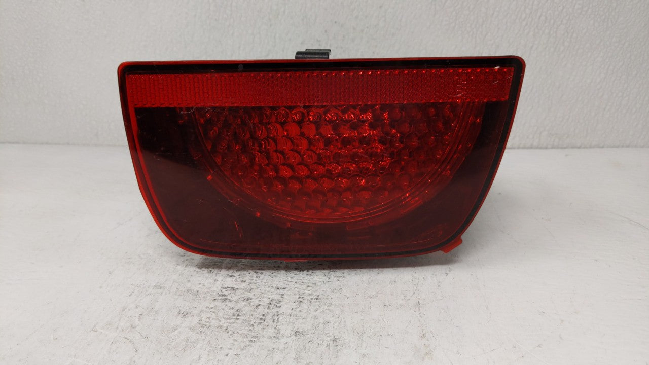 2010-2013 Chevrolet Camaro Tail Light Assembly Passenger Right OEM P/N:PC50040 PC50039 Fits Fits 2010 2011 2012 2013 OEM Use