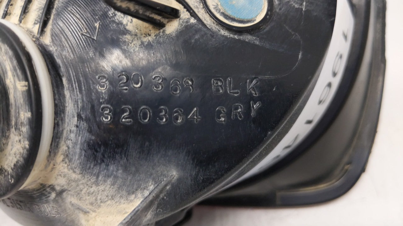 2010-2013 Chevrolet Camaro Tail Light Assembly Passenger Right OEM P/N:PC50040 PC50039 Fits Fits 2010 2011 2012 2013 OEM Use