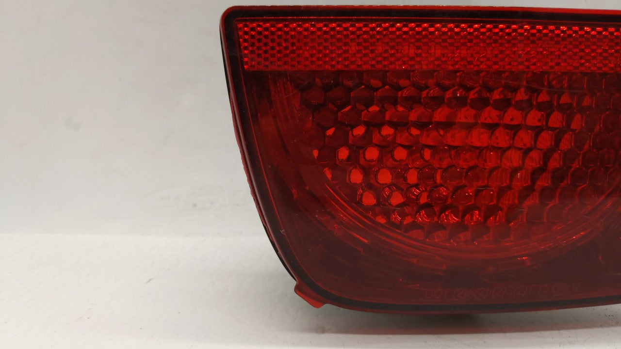 2010-2011 Chevrolet Camaro Tail Light Assembly Driver Left OEM P/N:92212647 92195243 Fits Fits 2010 2011 OEM Used Auto Parts