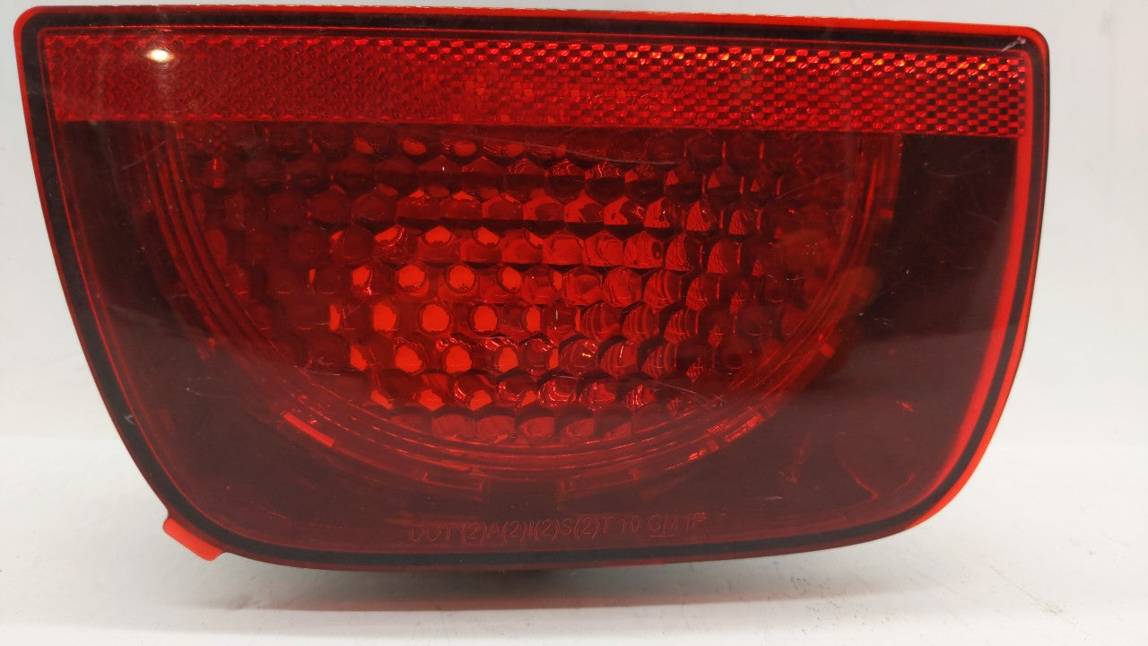 2010-2011 Chevrolet Camaro Tail Light Assembly Driver Left OEM P/N:92212647 92195243 Fits Fits 2010 2011 OEM Used Auto Parts