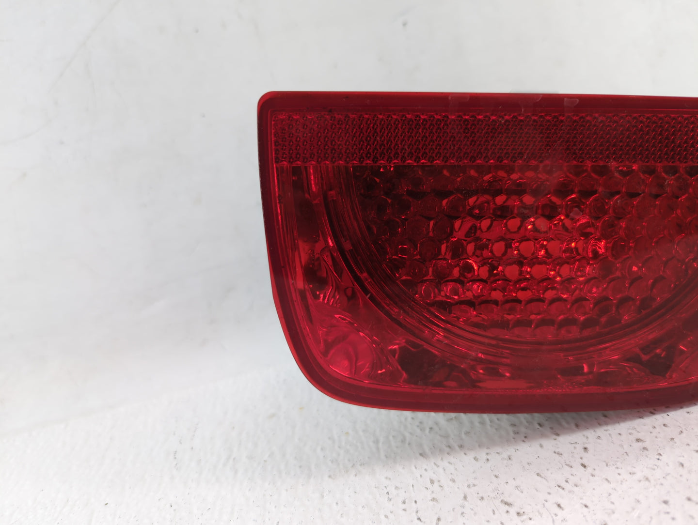 2010-2011 Chevrolet Camaro Tail Light Assembly Passenger Right OEM P/N:92212645 Fits Fits 2010 2011 OEM Used Auto Parts - Oe