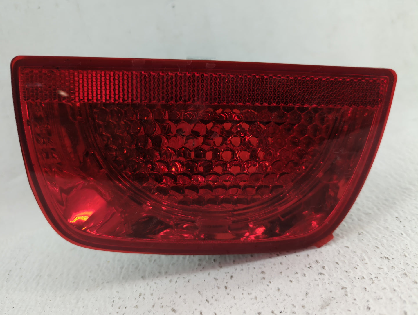 2010-2011 Chevrolet Camaro Tail Light Assembly Passenger Right OEM P/N:92212645 Fits Fits 2010 2011 OEM Used Auto Parts - Oe
