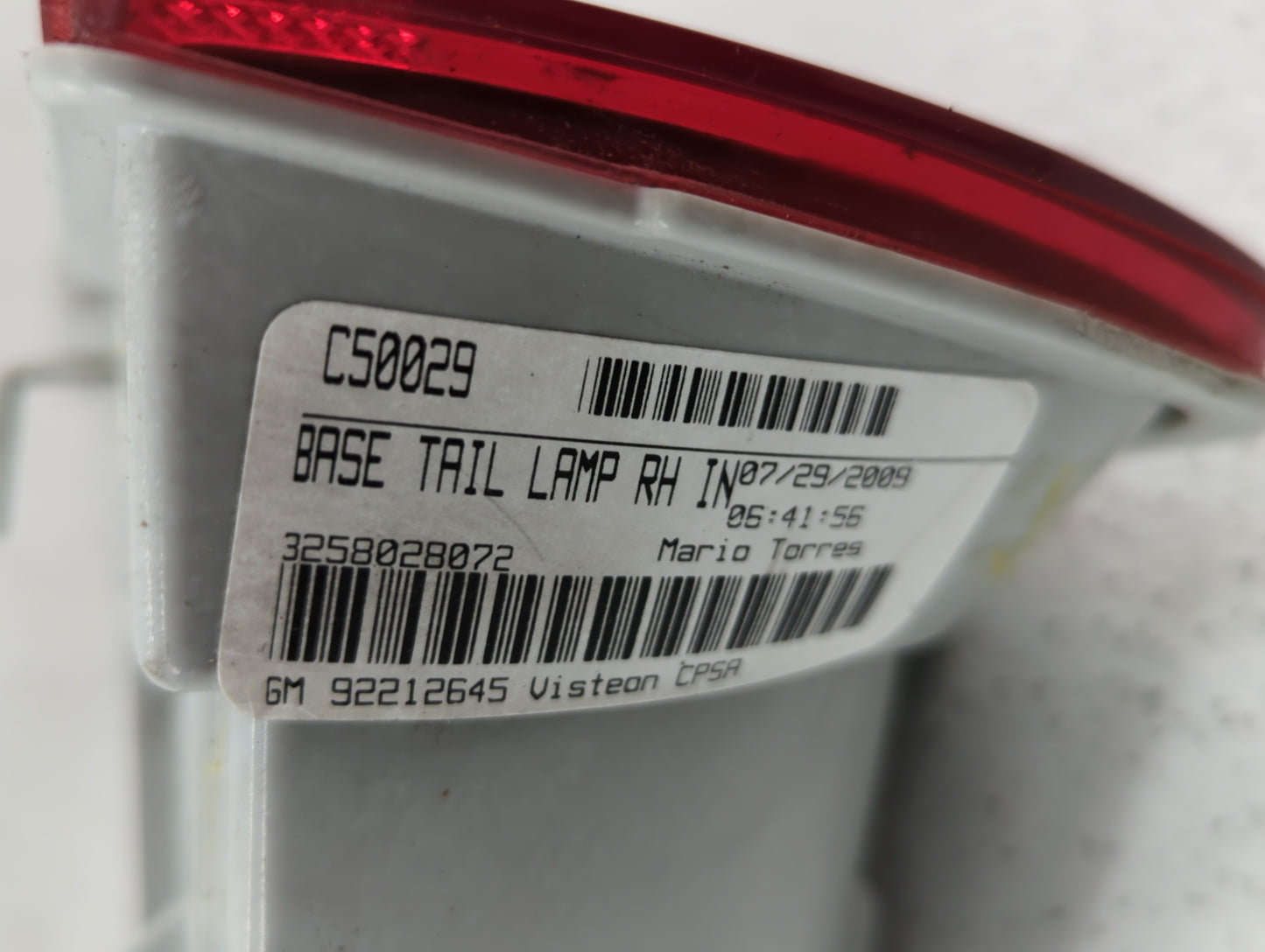 2010-2011 Chevrolet Camaro Tail Light Assembly Passenger Right OEM P/N:92212645 Fits Fits 2010 2011 OEM Used Auto Parts - Oe
