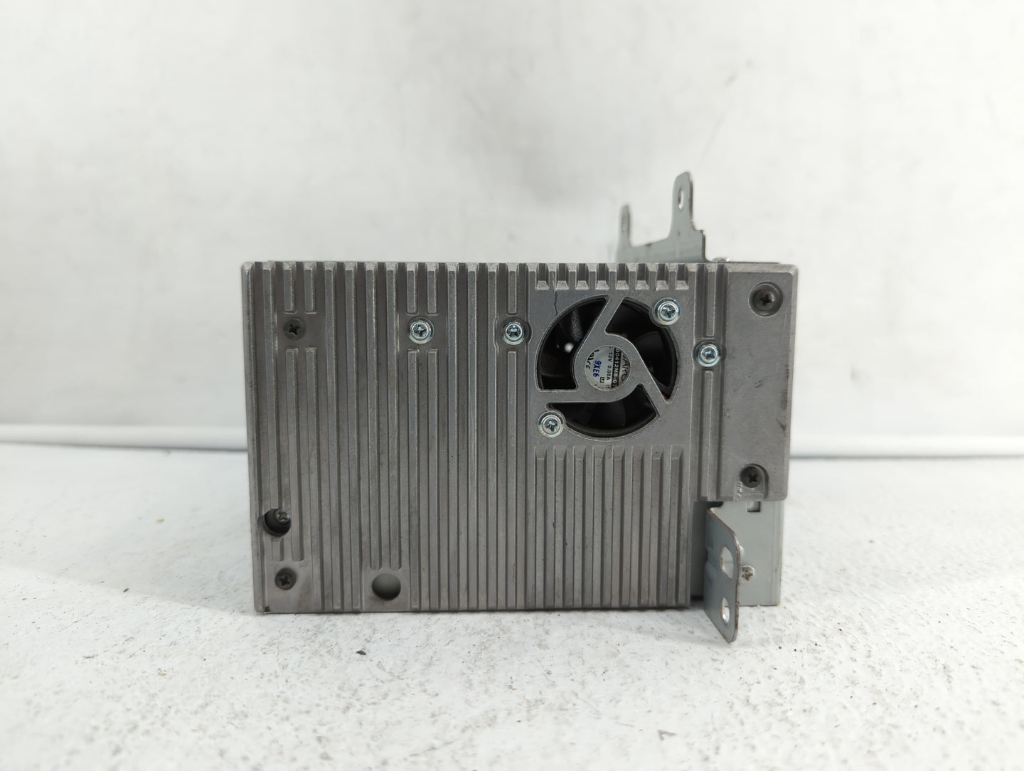 2010-2010 Chevrolet Camaro Am Fm Cd Player Radio Receiver - Oemusedautoparts1.com