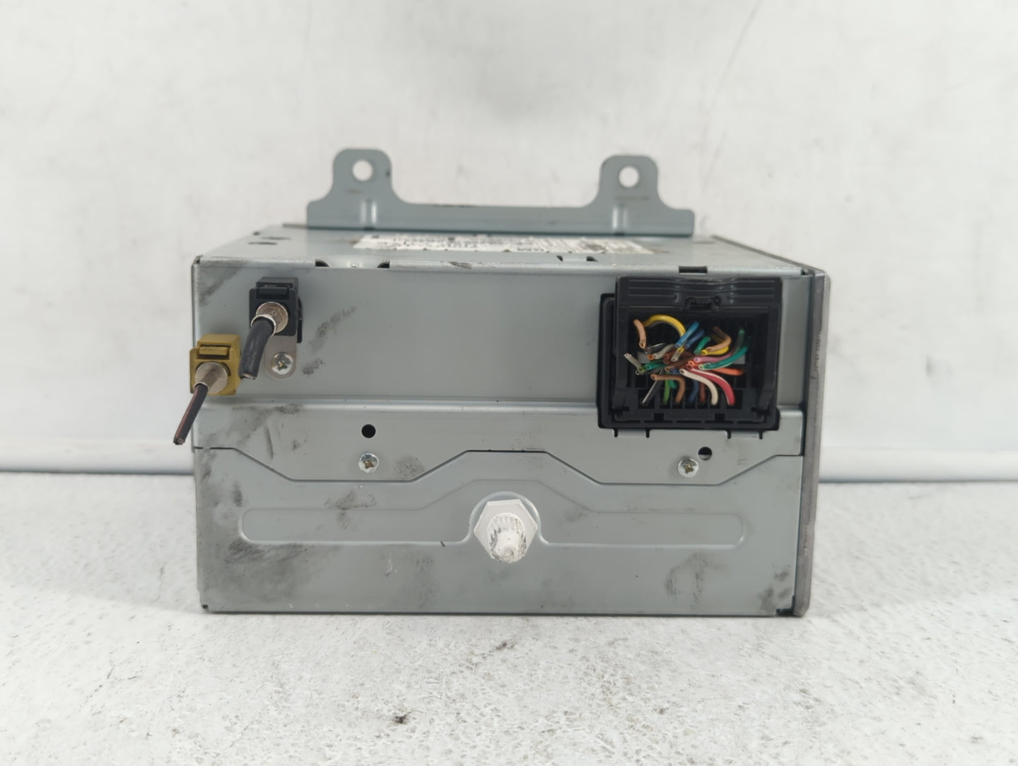 2010-2010 Chevrolet Camaro Am Fm Cd Player Radio Receiver - Oemusedautoparts1.com