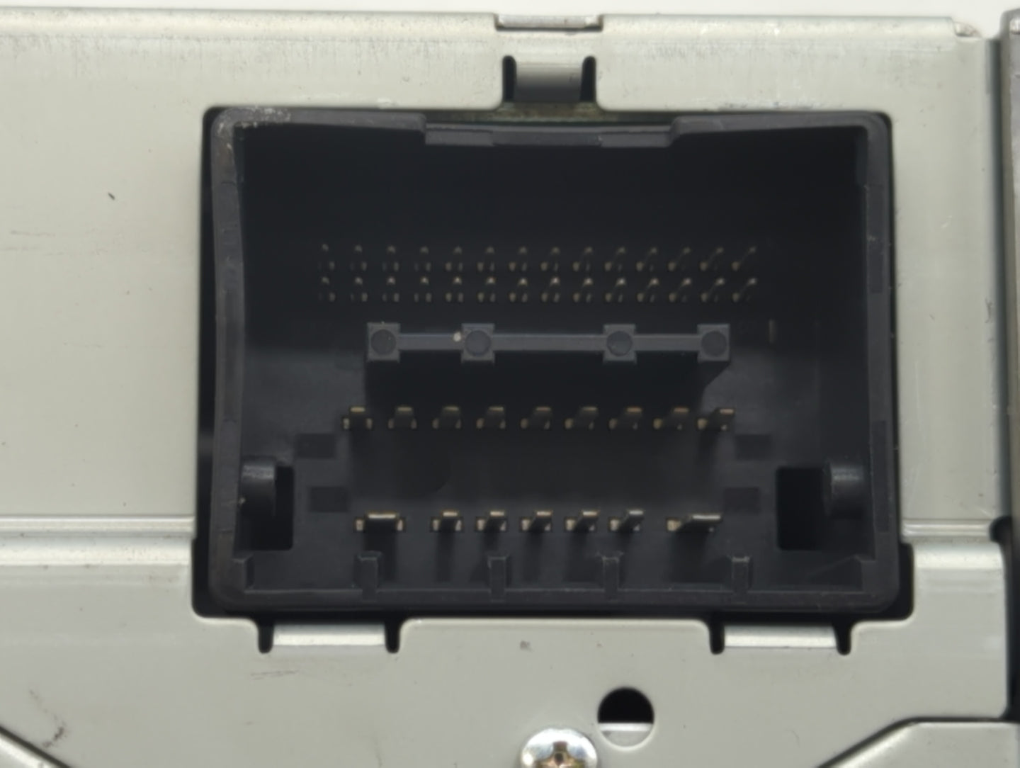 2010-2010 Chevrolet Camaro Am Fm Cd Player Radio Receiver - Oemusedautoparts1.com