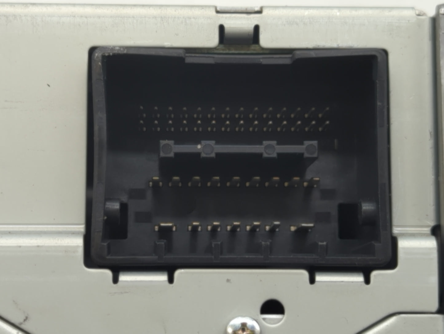 2010-2010 Chevrolet Camaro Am Fm Cd Player Radio Receiver - Oemusedautoparts1.com