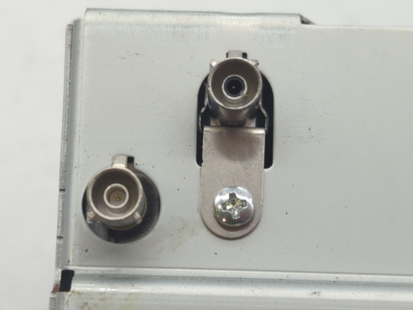 2010-2010 Chevrolet Camaro Am Fm Cd Player Radio Receiver - Oemusedautoparts1.com