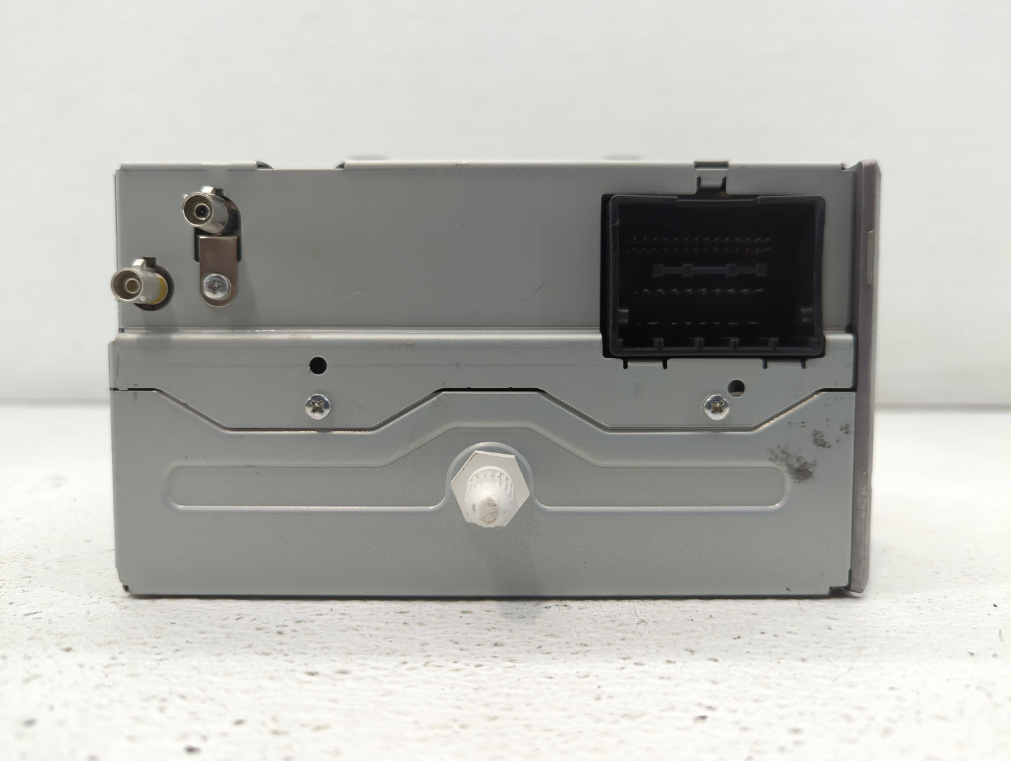 2010 Chevrolet Camaro Radio AM FM Cd Player Receiver Replacement P/N:20854719 20843235 Fits Fits 2011 OEM Used Auto Parts - 