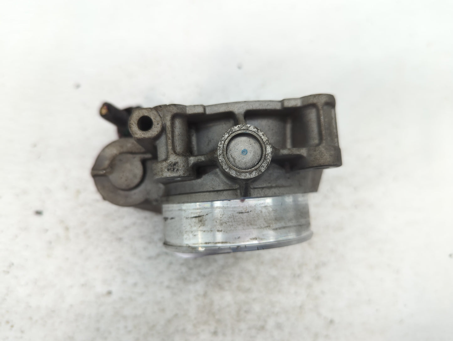 2010-2011 Chevrolet Camaro Throttle Body P/N:2829AA Fits Fits 2007 2008 2009 2010 2011 2012 OEM Used Auto Parts - Oemusedaut