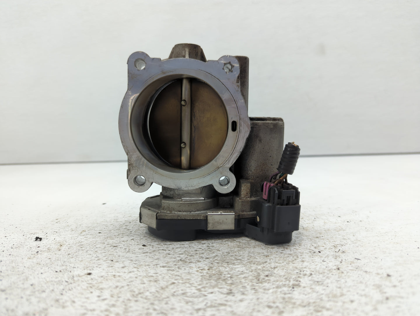 2010-2011 Chevrolet Camaro Throttle Body P/N:2829AA Fits Fits 2007 2008 2009 2010 2011 2012 OEM Used Auto Parts - Oemusedaut