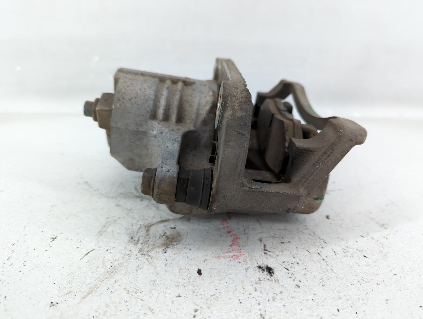 2010-2015 Chevrolet Camaro Front Driver Left Brake Caliper - Oemusedautoparts1.com