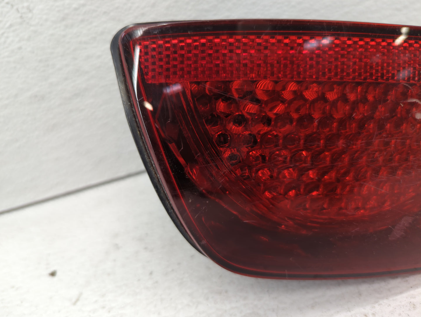 2010-2013 Chevrolet Camaro Tail Light Assembly Driver Left OEM P/N:92199773 Fits Fits 2010 2011 2012 2013 OEM Used Auto Part