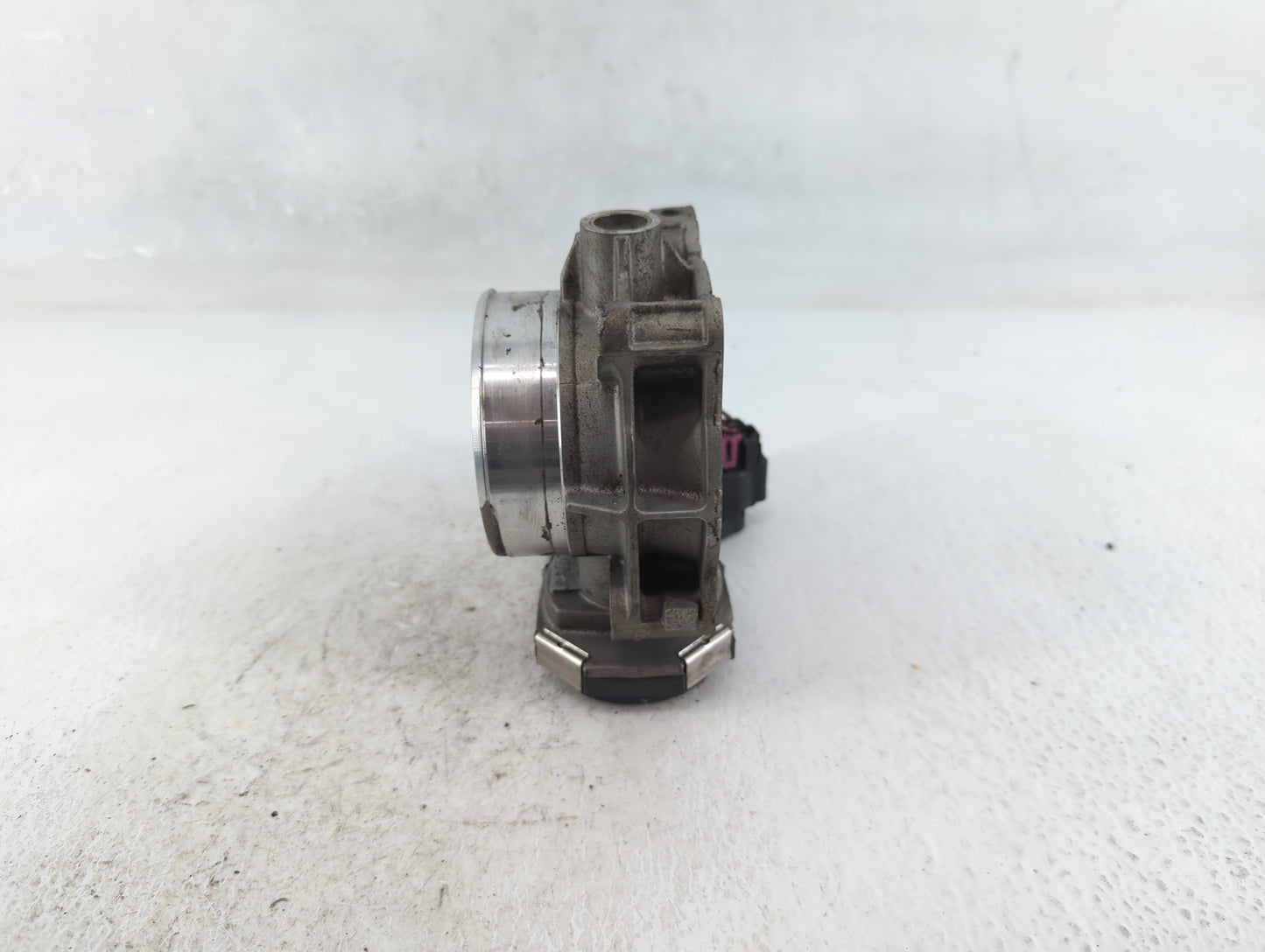 2010-2011 Chevrolet Camaro Throttle Body P/N:1759AA 994AA Fits Fits 2007 2008 2009 2010 2011 2012 OEM Used Auto Parts - Oemu