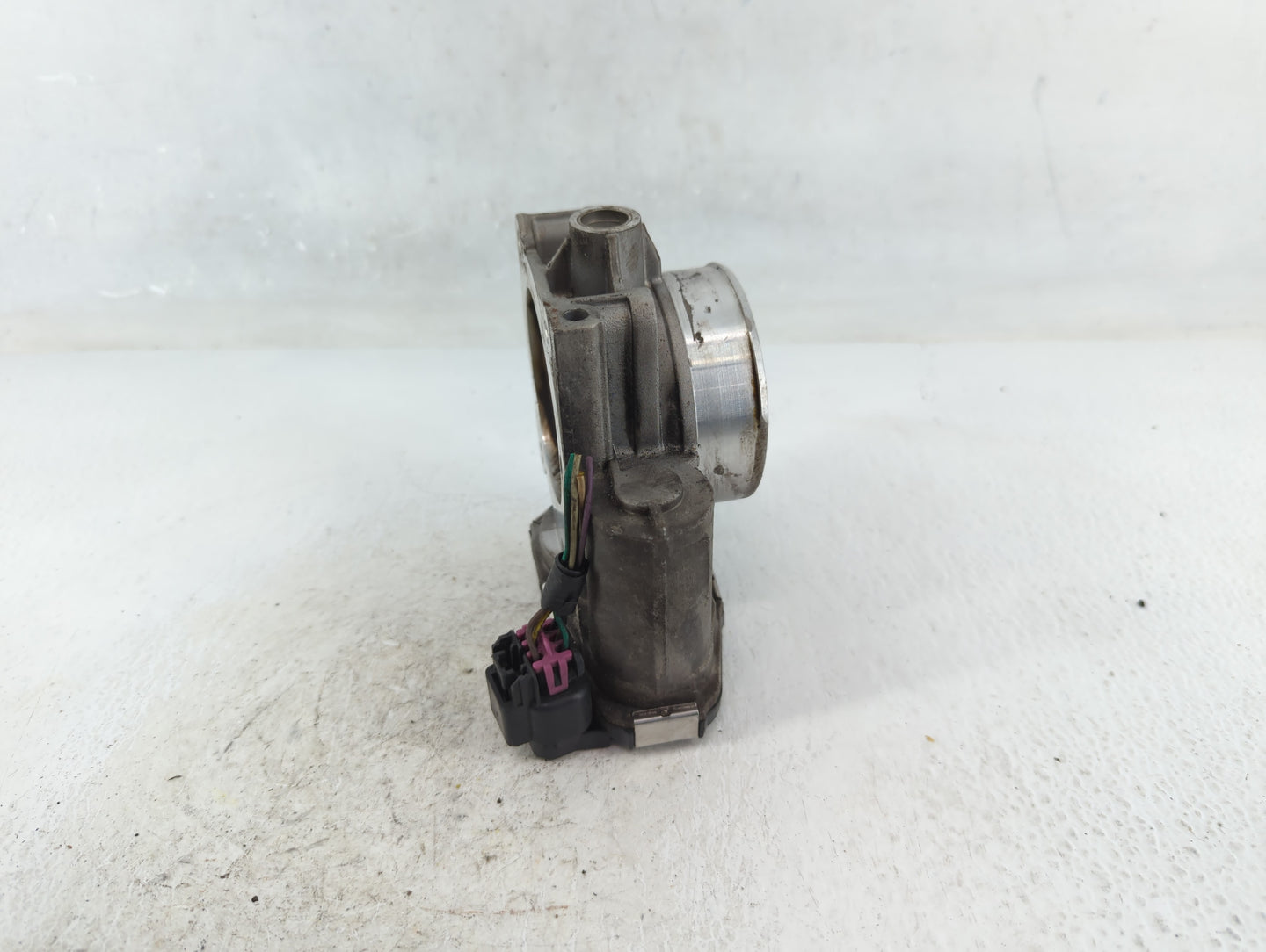 2010-2011 Chevrolet Camaro Throttle Body P/N:1759AA 994AA Fits Fits 2007 2008 2009 2010 2011 2012 OEM Used Auto Parts - Oemu