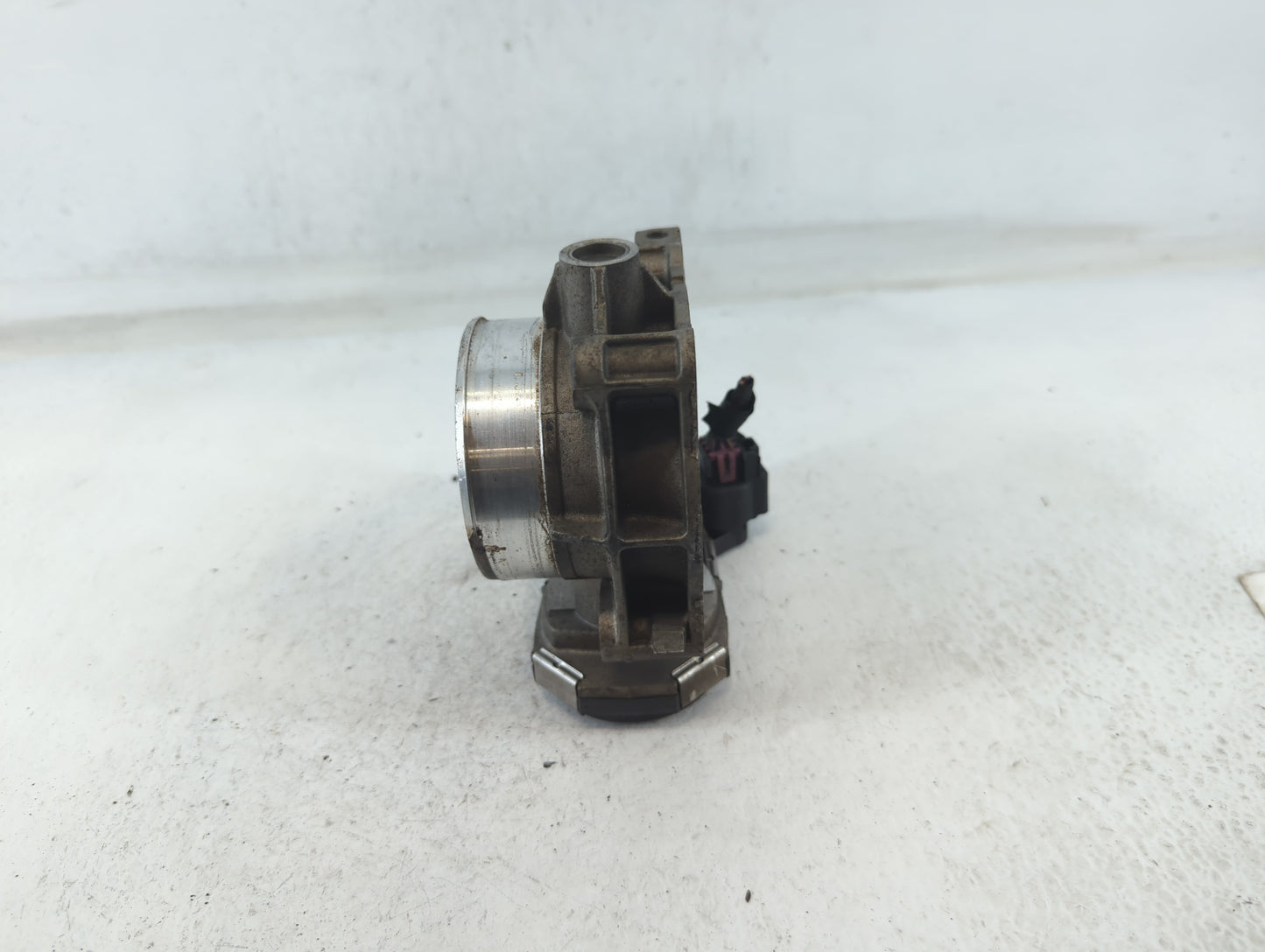 2010-2011 Chevrolet Camaro Throttle Body P/N:1759AA 994AA Fits Fits 2007 2008 2009 2010 2011 2012 OEM Used Auto Parts - Oemu