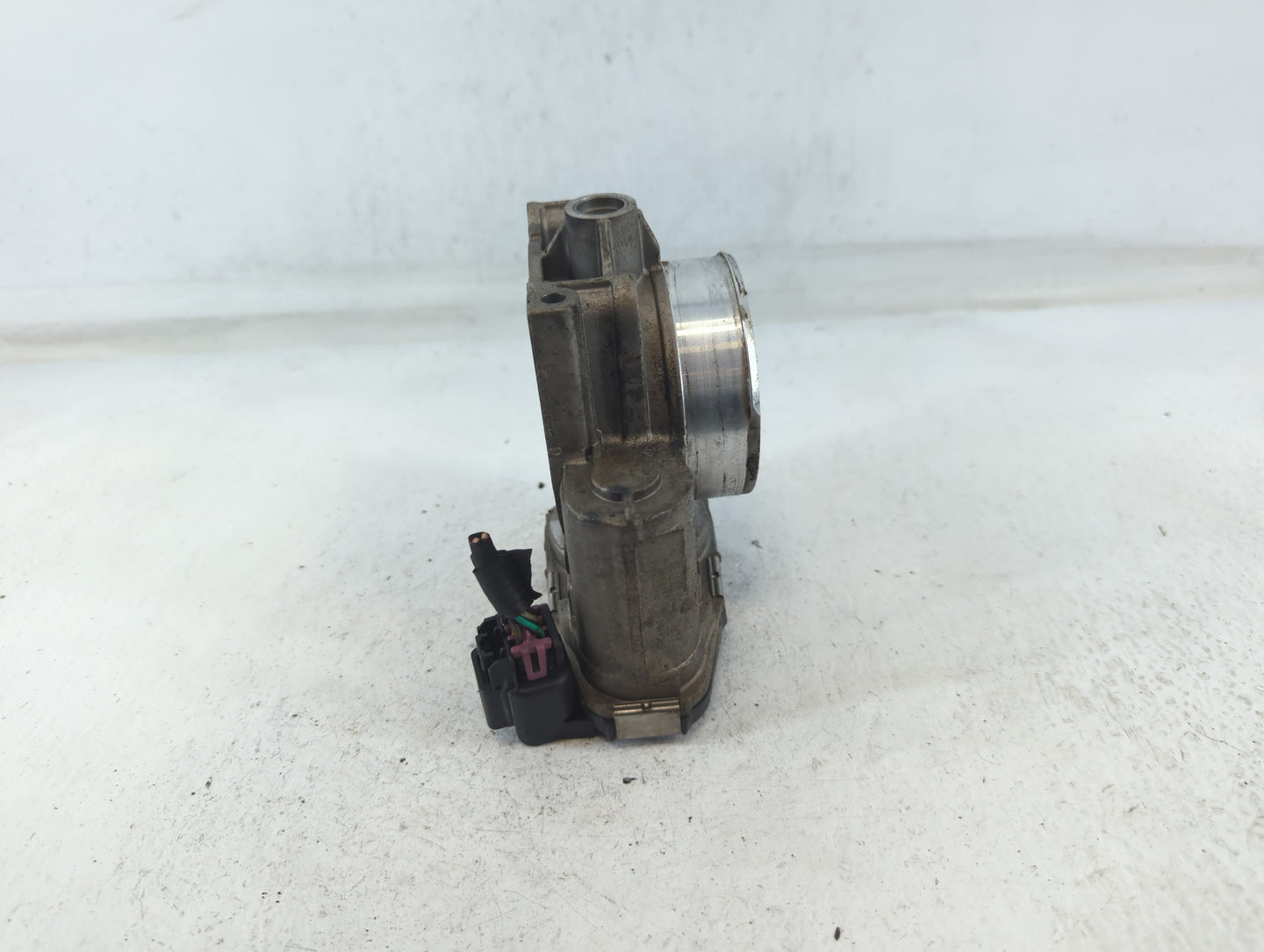 2010-2011 Chevrolet Camaro Throttle Body P/N:1759AA 994AA Fits Fits 2007 2008 2009 2010 2011 2012 OEM Used Auto Parts - Oemu