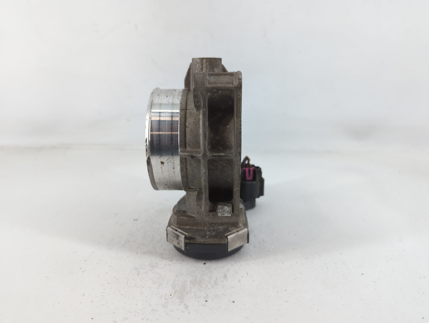 2010-2011 Chevrolet Camaro Throttle Body P/N:AA994AA1587C Fits Fits 2007 2008 2009 2010 2011 2012 OEM Used Auto Parts - Oemu