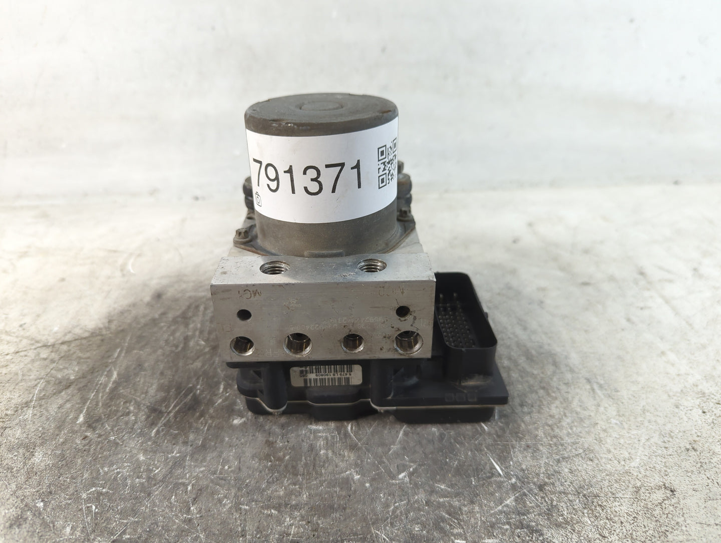 2010-2011 Chevrolet Camaro ABS Pump Control Module Replacement P/N:2240015 Fits Fits 2010 2011 OEM Used Auto Parts - Oemused