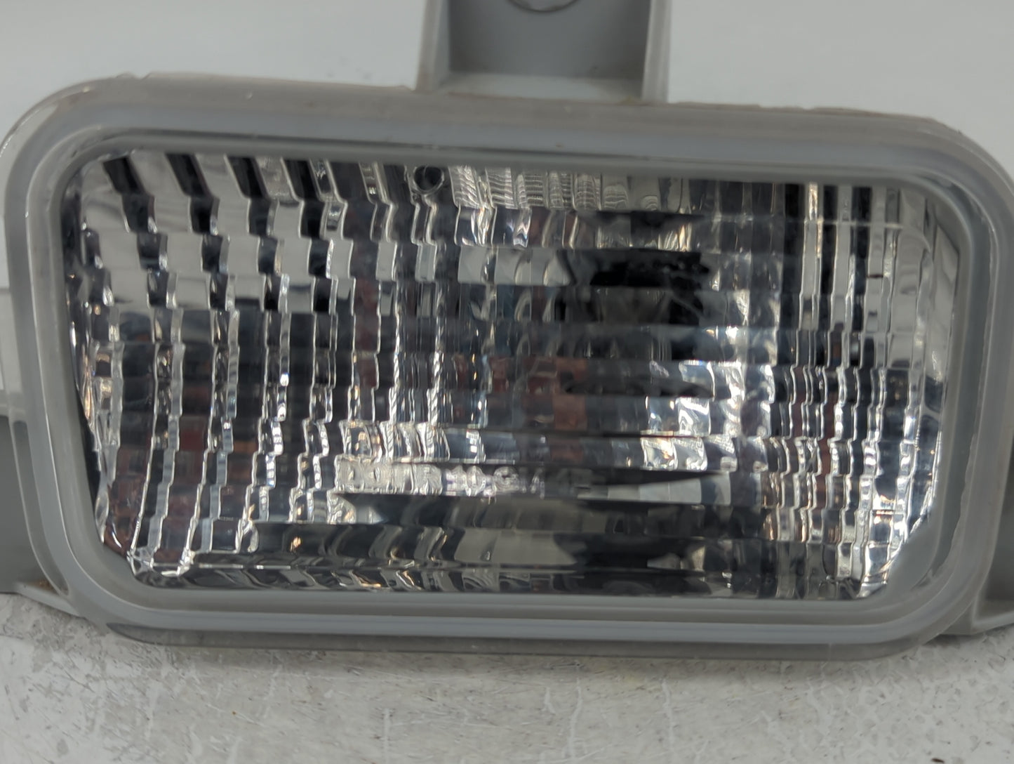 2010-2015 Chevrolet Camaro Passenger Right Oem Front Light Lamp - Oemusedautoparts1.com