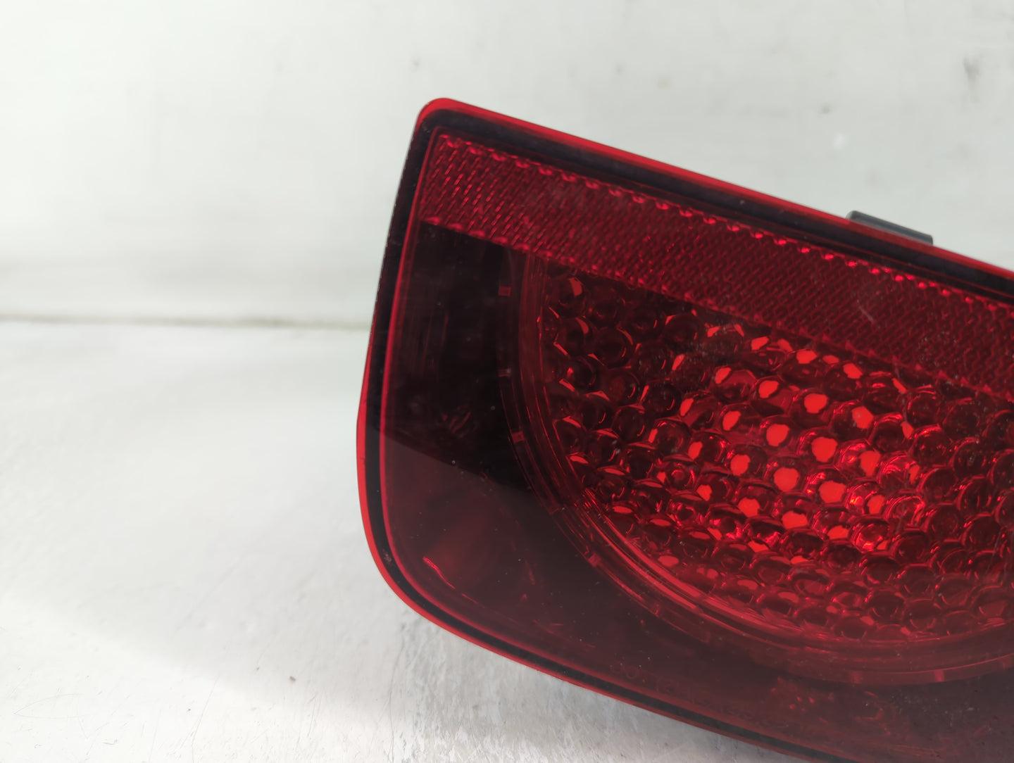 2010-2013 Chevrolet Camaro Tail Light Assembly Passenger Right OEM P/N:92212648 Fits Fits 2010 2011 2012 2013 OEM Used Auto 