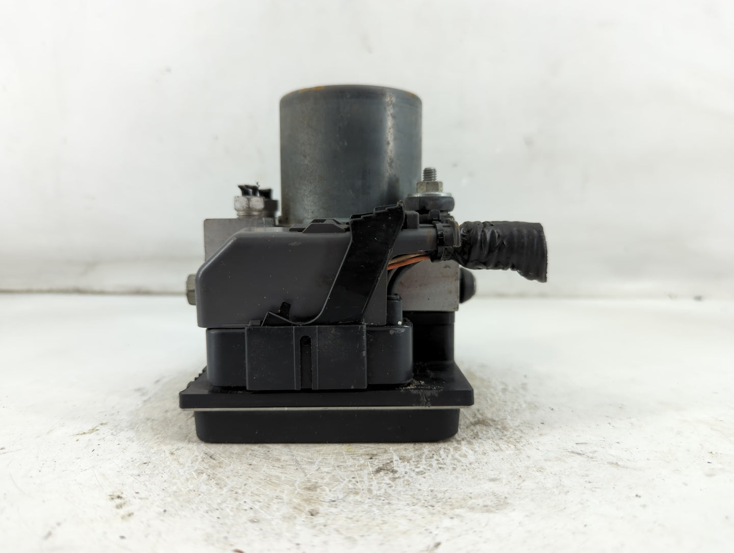 2010-2011 Chevrolet Camaro ABS Pump Control Module Replacement P/N:92246443 0 265 230 336 05 Fits Fits 2010 2011 OEM Used Au