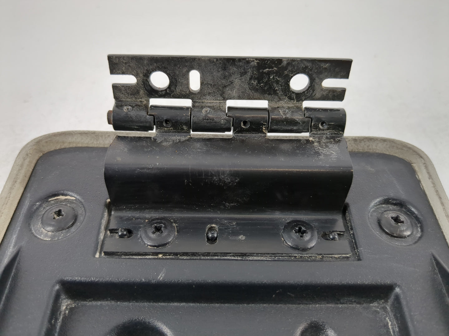 2005-2010 Chevrolet Cobalt Center Console Armrest Cover Lid Fits Fits 2005 2006 2007 2008 2009 2010 OEM Used Auto Parts - Oe
