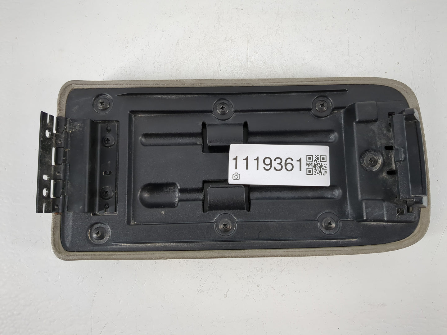 2005-2010 Chevrolet Cobalt Center Console Armrest Cover Lid Fits Fits 2005 2006 2007 2008 2009 2010 OEM Used Auto Parts - Oe