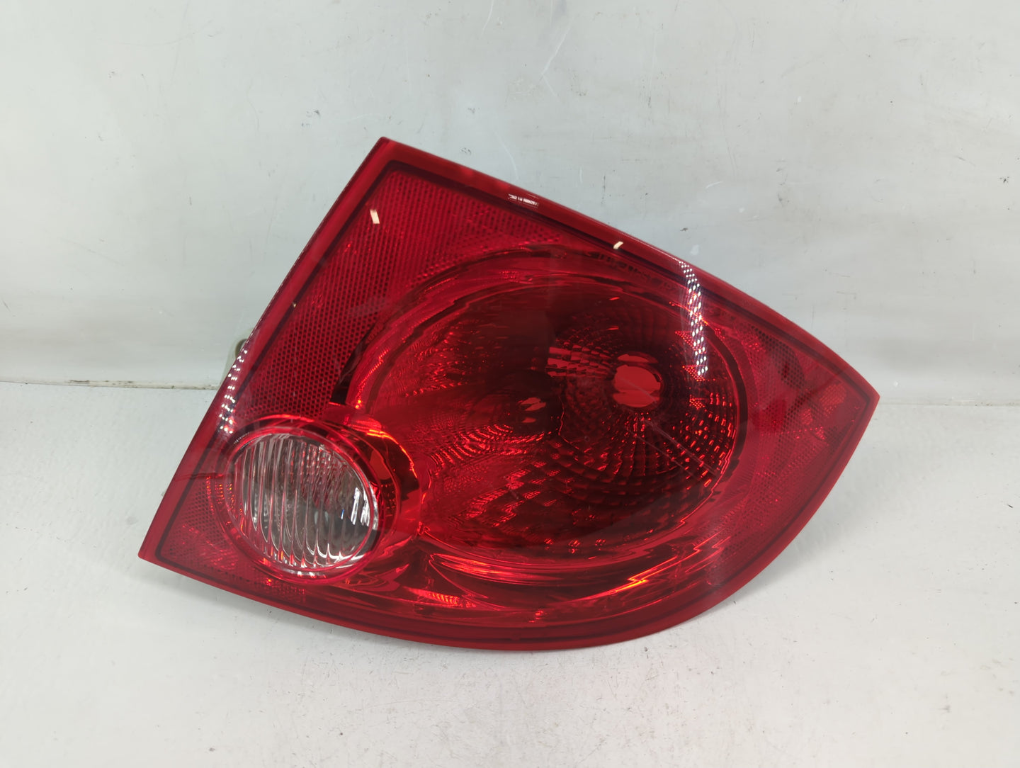 2005-2010 Chevrolet Cobalt Tail Light Assembly Passenger Right OEM P/N:20868642 Fits Fits 2005 2006 2007 2008 2009 2010 OEM 