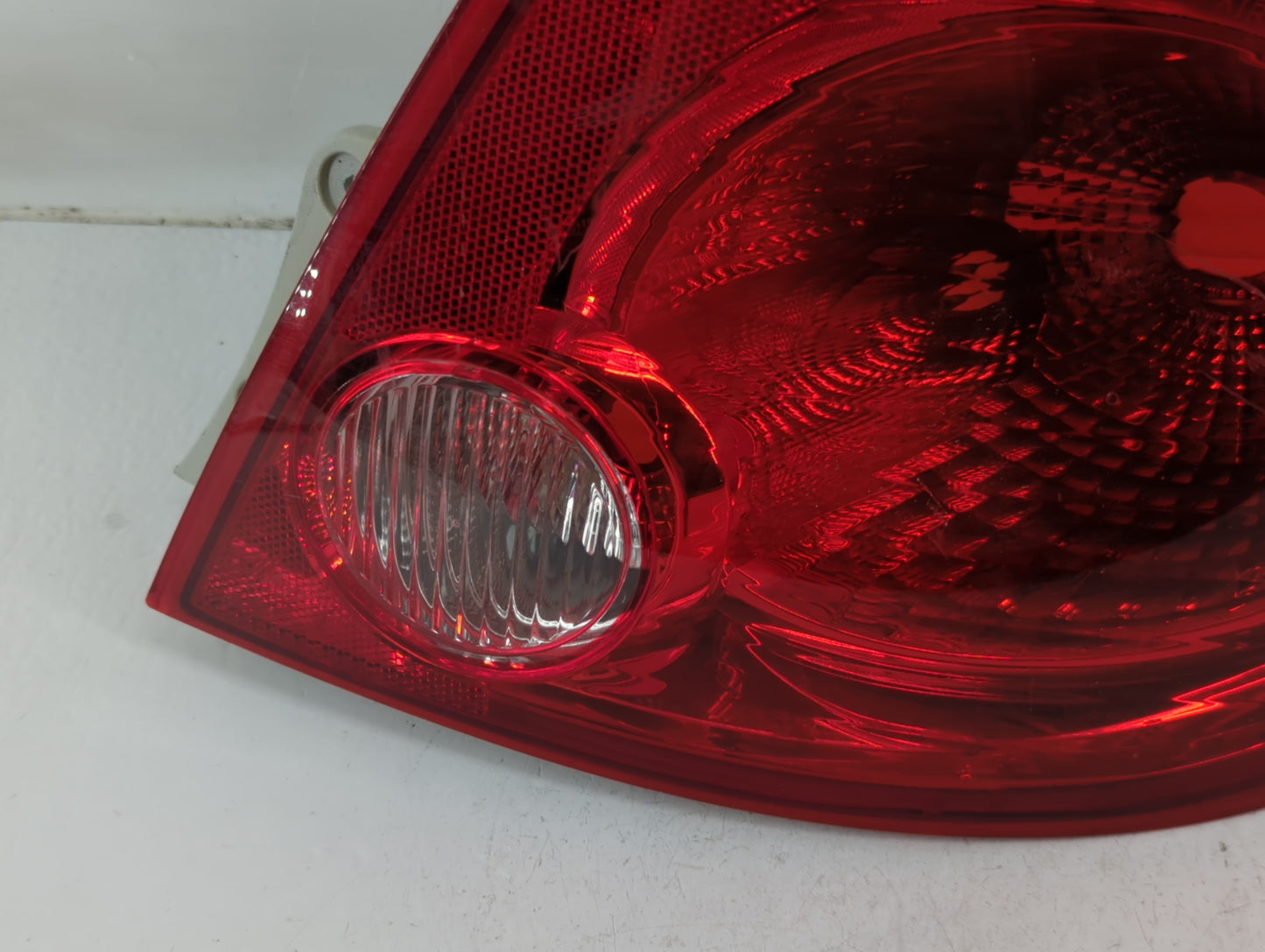 2005-2010 Chevrolet Cobalt Tail Light Assembly Passenger Right OEM P/N:20868642 Fits Fits 2005 2006 2007 2008 2009 2010 OEM 