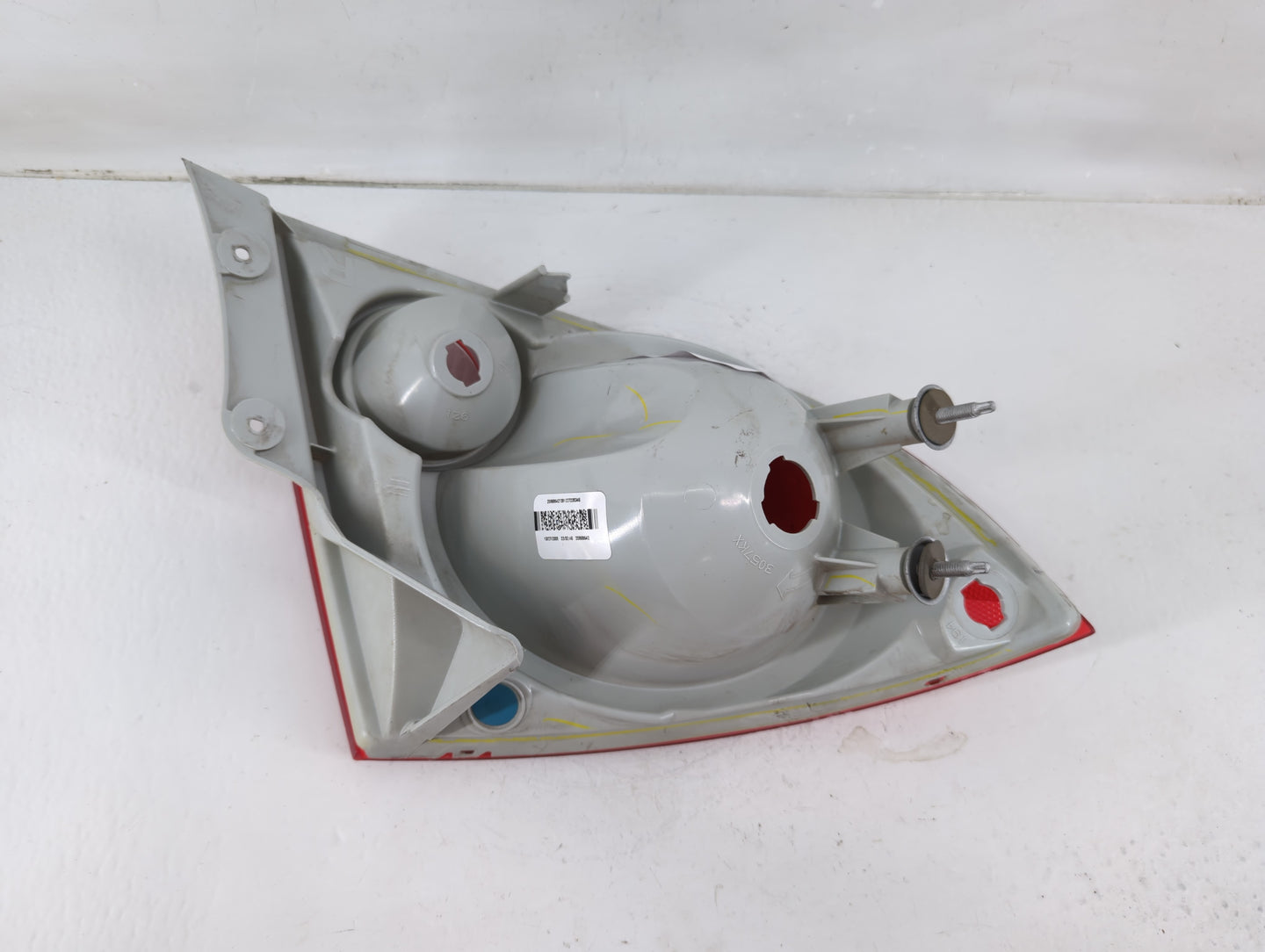 2005-2010 Chevrolet Cobalt Tail Light Assembly Passenger Right OEM P/N:20868642 Fits Fits 2005 2006 2007 2008 2009 2010 OEM 