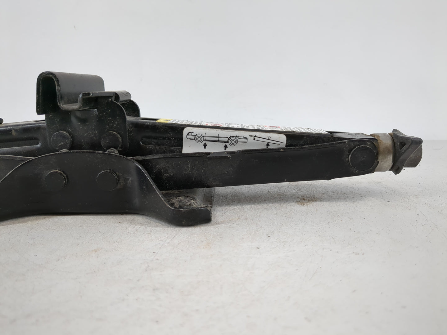 2010 Chevrolet Cobalt Spare Scissor Car Jack 1120606 - Oemusedautoparts1.com