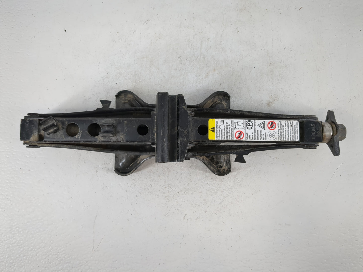 2010 Chevrolet Cobalt Spare Scissor Car Jack 1120606 - Oemusedautoparts1.com