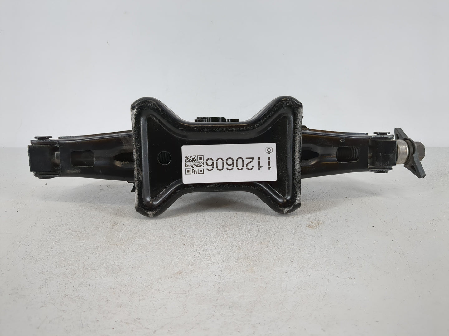 2010 Chevrolet Cobalt Spare Scissor Car Jack - Oemusedautoparts1.com