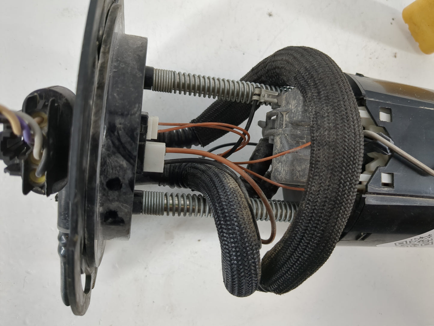 2009-2010 Chevrolet Cobalt Electrical Gas Fuel Pump Assembly - Oemusedautoparts1.com