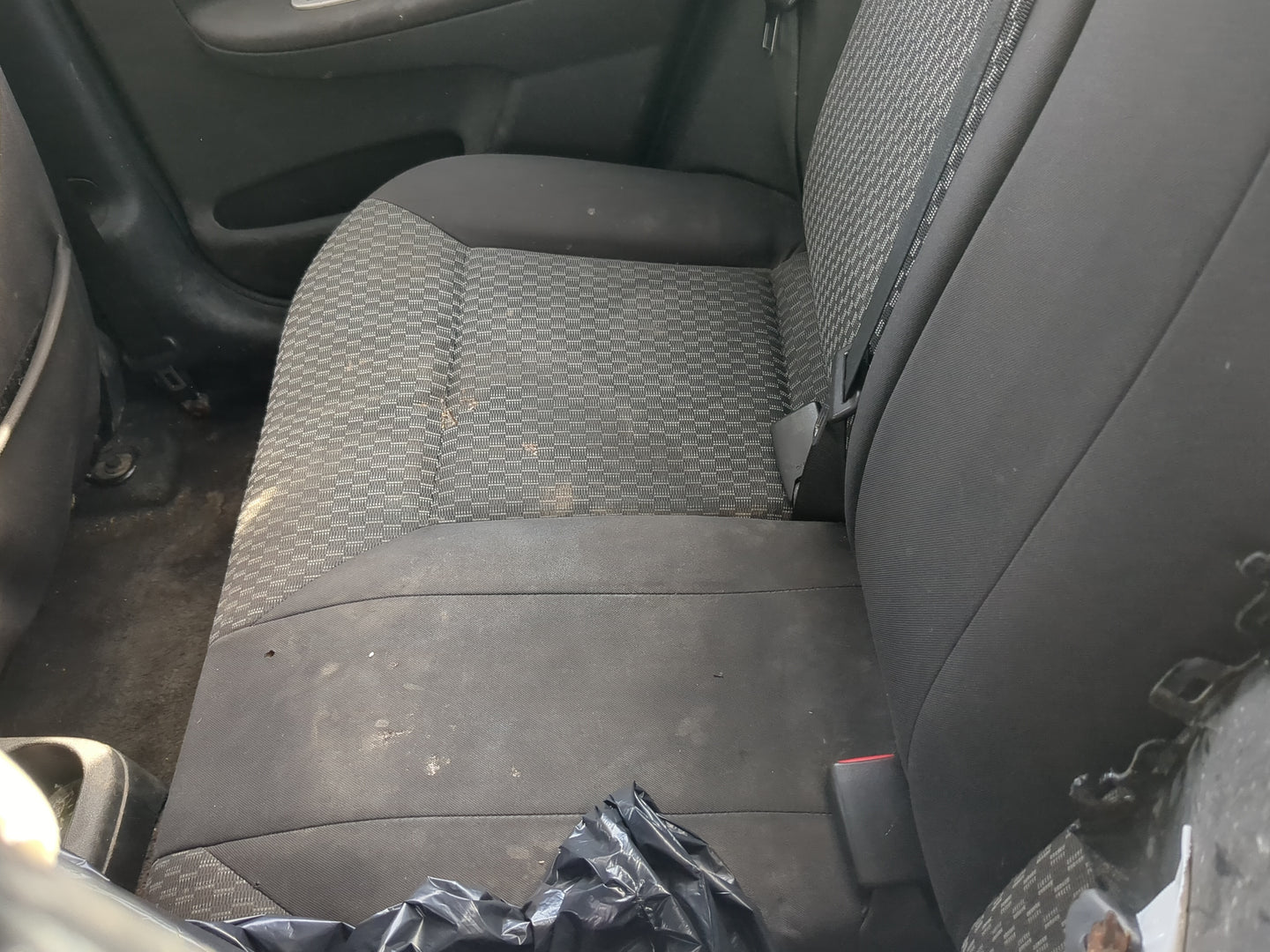 2010 Chevrolet Cobalt Rear Seat Oem 1182987 - Oemusedautoparts1.com
