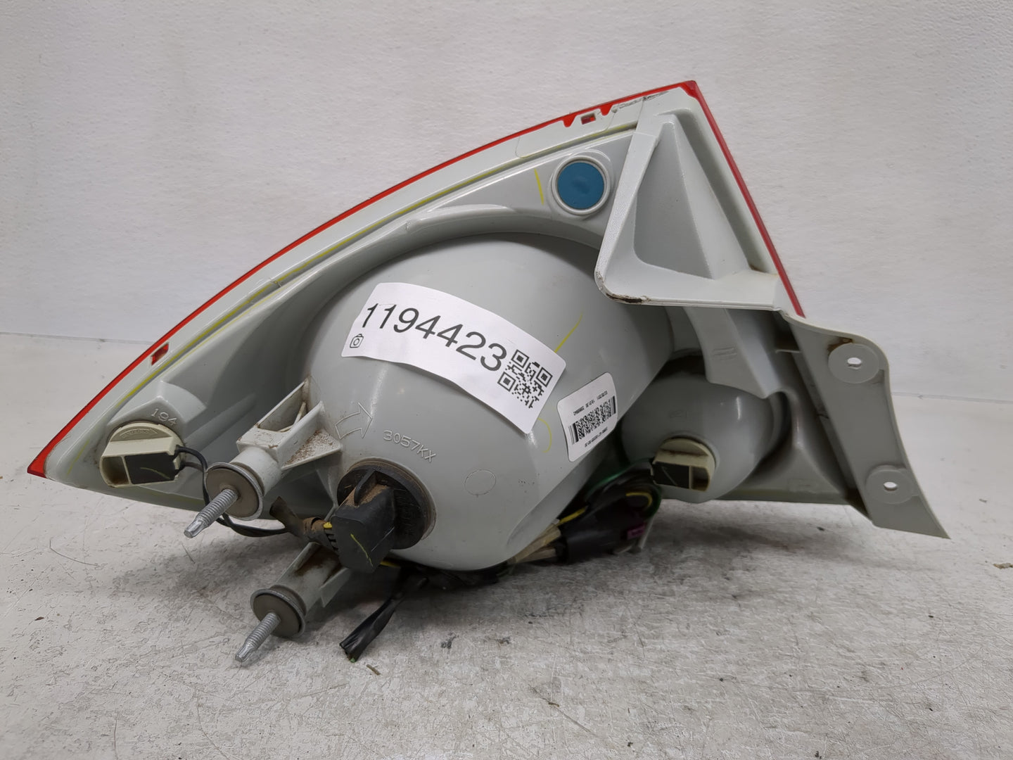 2005-2010 Chevrolet Cobalt Tail Light Assembly Passenger Right OEM Fits Fits 2005 2006 2007 2008 2009 2010 OEM Used Auto Par