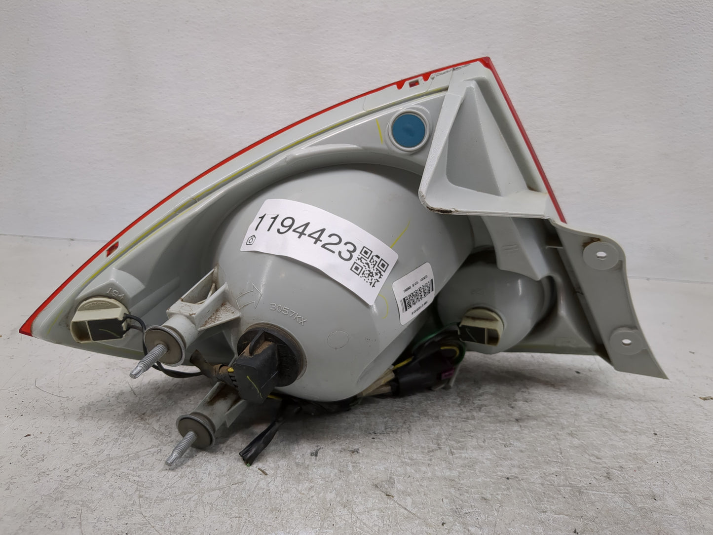 2005-2010 Chevrolet Cobalt Tail Light Assembly Passenger Right OEM Fits Fits 2005 2006 2007 2008 2009 2010 OEM Used Auto Par