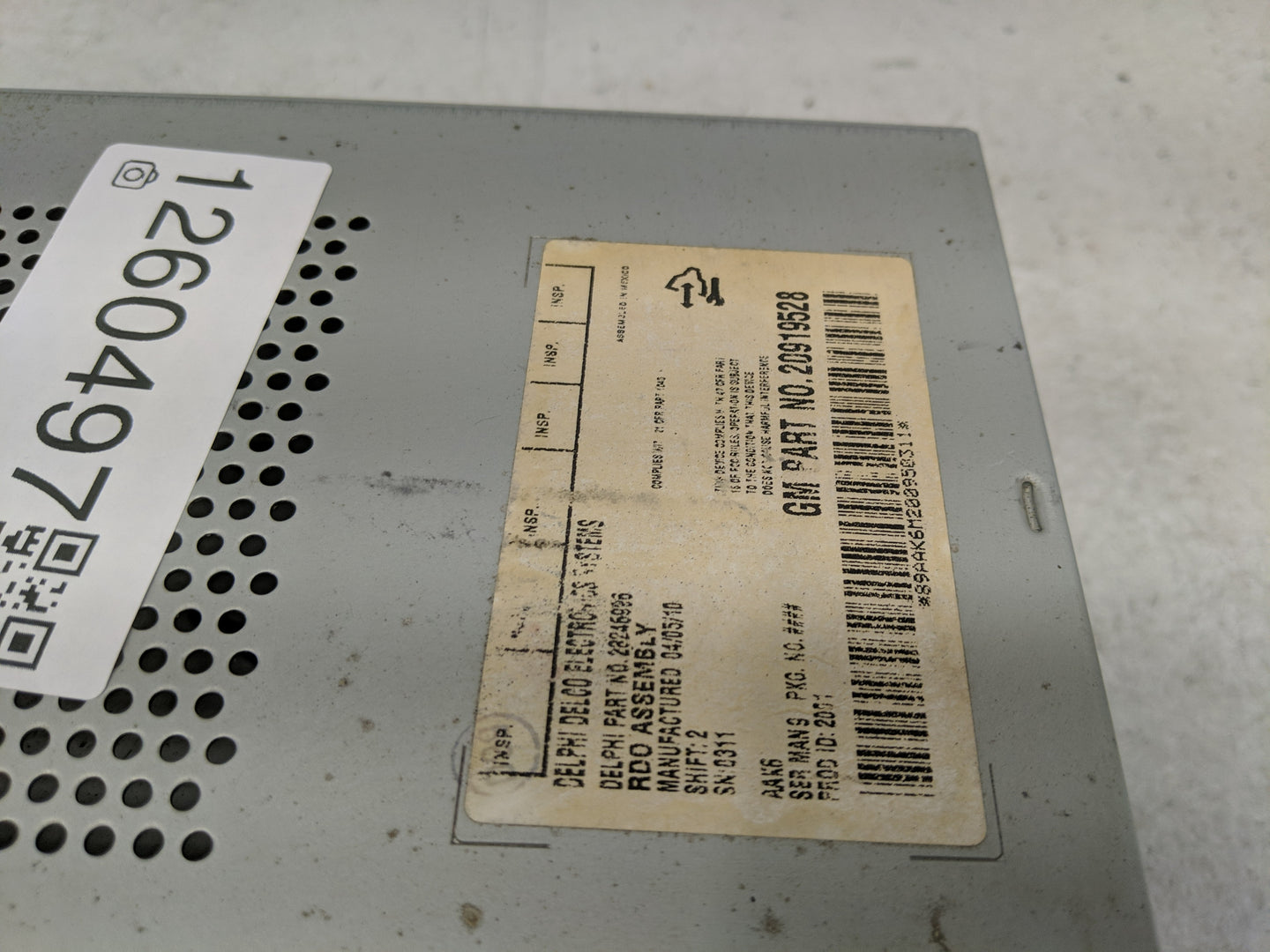 2009-2010 Chevrolet Cobalt Radio AM FM Cd Player Receiver Replacement P/N:25834576 Fits Fits 2009 2010 OEM Used Auto Parts -
