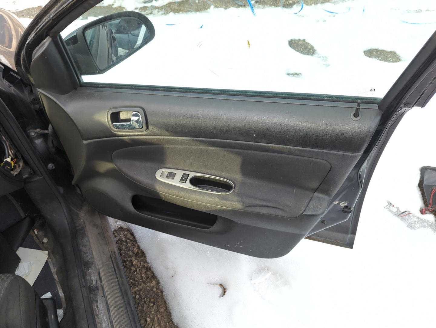 2010 Chevrolet Cobalt Front Right Passenger Interior Door Panel Trim 1265579 - Oemusedautoparts1.com