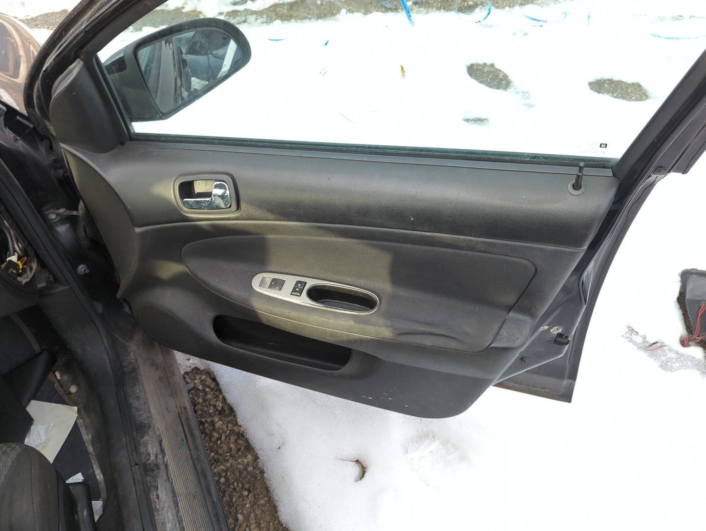 2010 Chevrolet Cobalt Front Right Passenger Interior Door Panel Trim 1265579 - Oemusedautoparts1.com