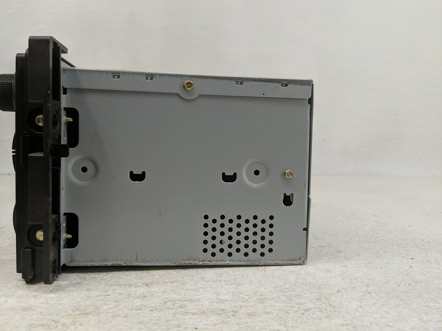 2009-2010 Chevrolet Cobalt Radio AM FM Cd Player Receiver Replacement P/N:20835360 Fits Fits 2009 2010 OEM Used Auto Parts -