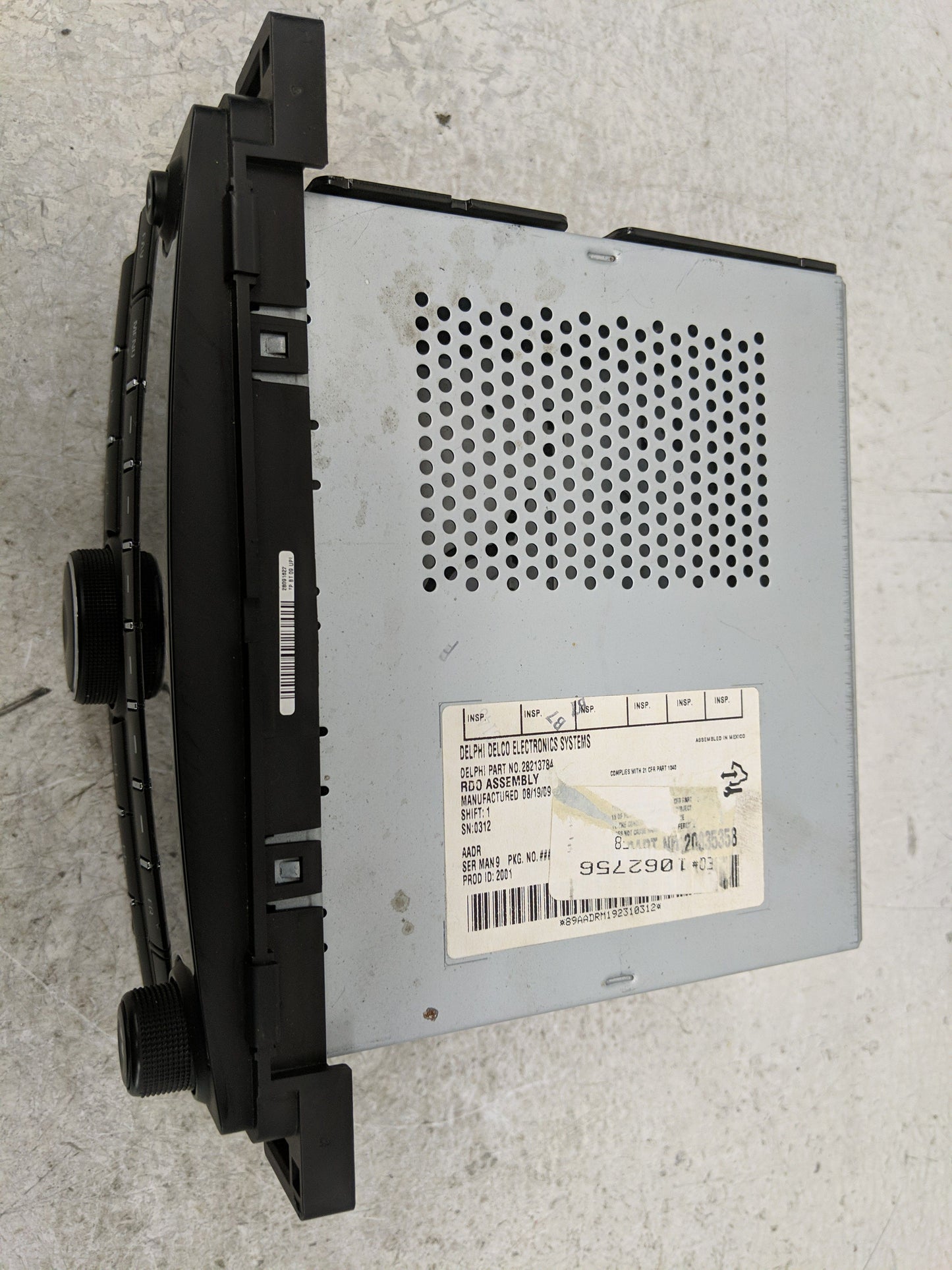 2009-2010 Chevrolet Cobalt Radio AM FM Cd Player Receiver Replacement P/N:20835358 Fits Fits 2009 2010 OEM Used Auto Parts -