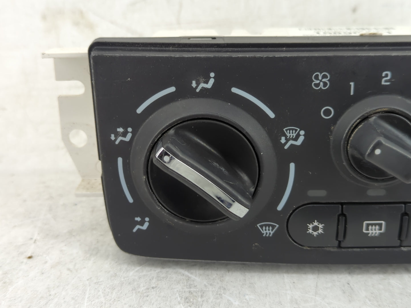 2005-2010 Chevrolet Cobalt Climate Control Module Temperature AC/Heater Replacement P/N:15890411 Fits OEM Used Auto Parts - 